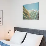 Finest Design Stuttgart Airport Messe Stadtbahn U7 Apartamento *