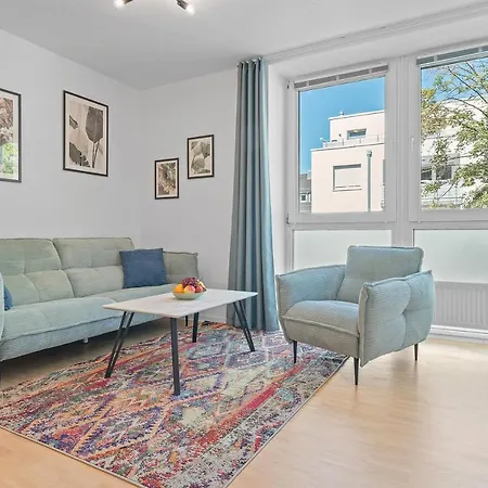 Finest Design Stuttgart Airport Messe Stadtbahn U7 * Ostfildern