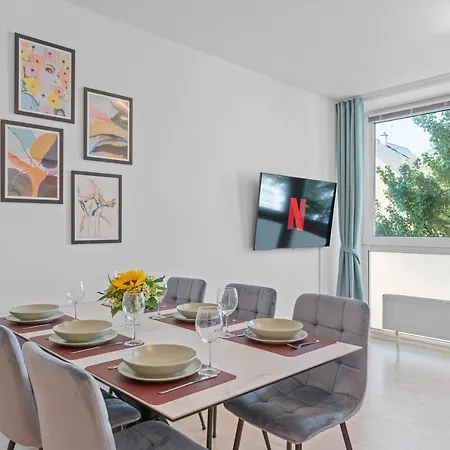 Finest Design Stuttgart Airport Messe Stadtbahn U7 Apartment