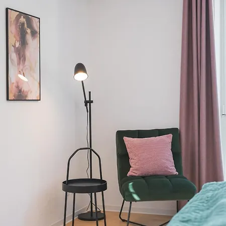 Finest Design Stuttgart Airport Messe Stadtbahn U7