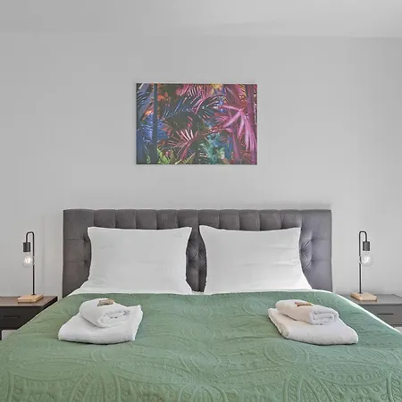 Finest Design Stuttgart Airport Messe Stadtbahn U7 Appartement *